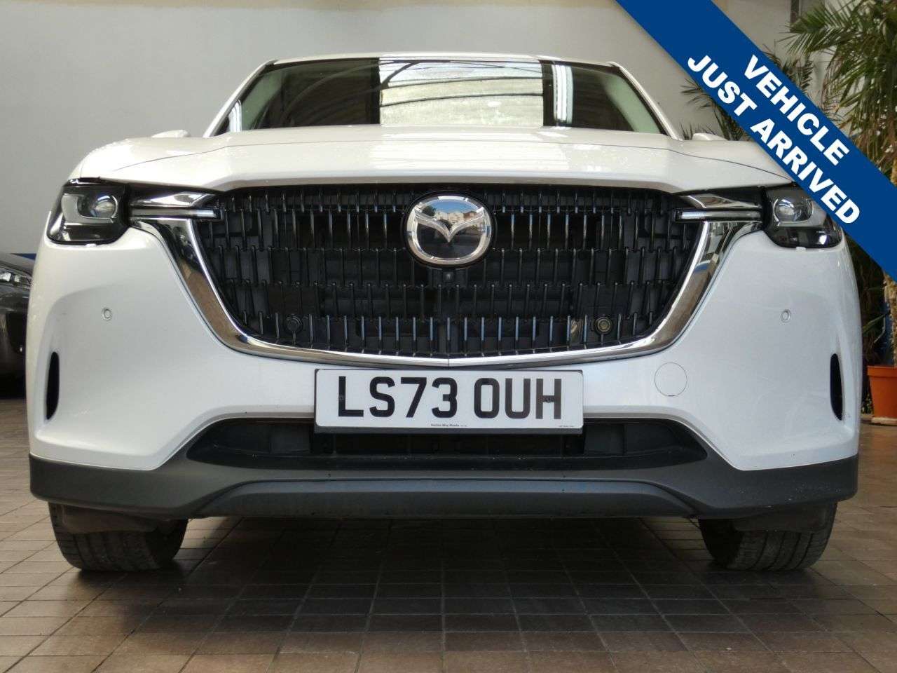 A 2023 MAZDA CX-60 2.5 e-SKYACTIV 17.8kWh Exclusive-Line SUV 5dr Petrol Plug-in Hybrid Auto 4W A 2023 MAZDA CX-60 2.5 e-SKYACTIV 17.8kWh Exclusive-Line SUV 5dr Petrol Plug-in Hybrid Auto 4W