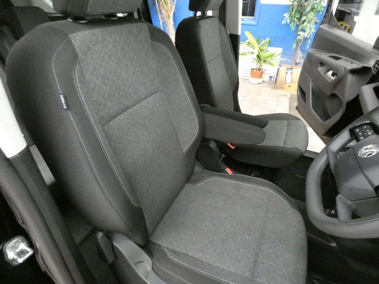 2024 VAUXHALL COMBO LIFE ELECTRIC 2024 VAUXHALL COMBO LIFE ELECTRIC