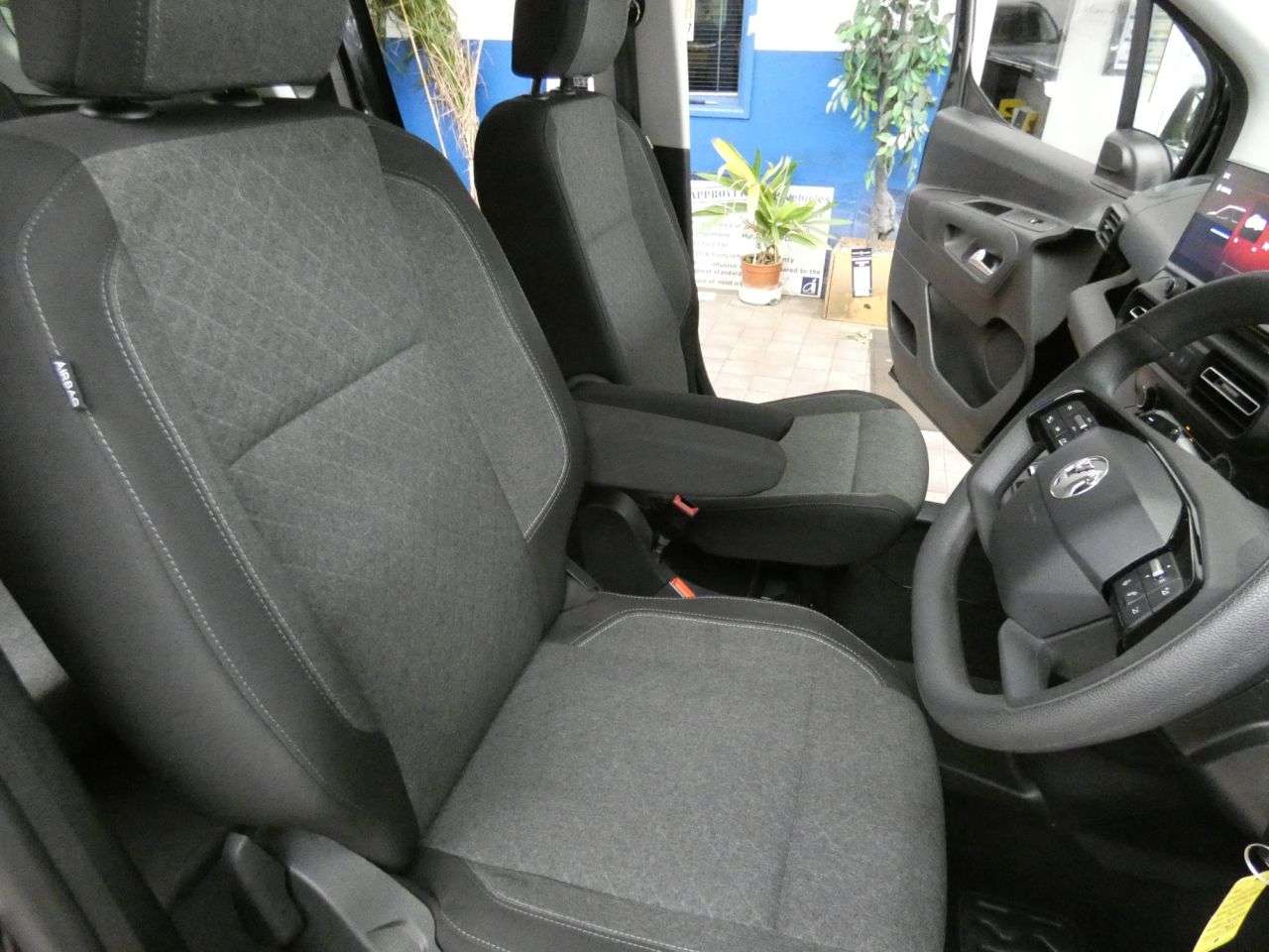 2024 VAUXHALL COMBO LIFE ELECTRIC 2024 VAUXHALL COMBO LIFE ELECTRIC