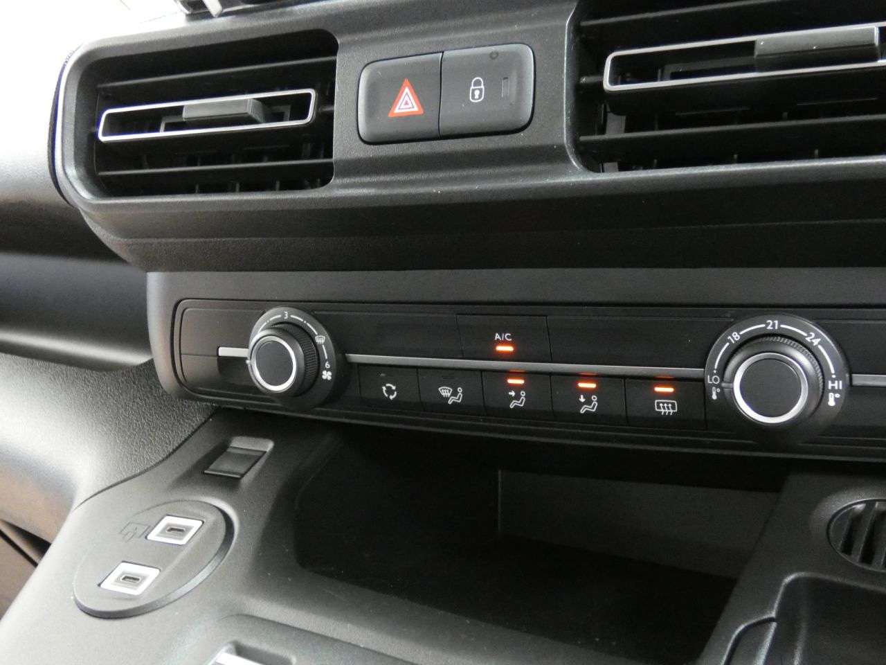 2024 VAUXHALL COMBO LIFE ELECTRIC 2024 VAUXHALL COMBO LIFE ELECTRIC