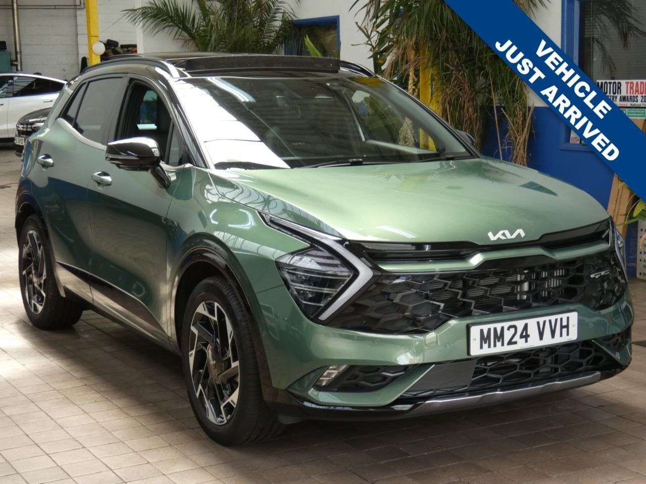 A 2024 KIA SPORTAGE 1.6 T-GDi 13.8kWh GT-Line S SUV 5dr Petrol Plug-in Hybrid Auto AWD Euro 6 ( A 2024 KIA SPORTAGE 1.6 T-GDi 13.8kWh GT-Line S SUV 5dr Petrol Plug-in Hybrid Auto AWD Euro 6 (