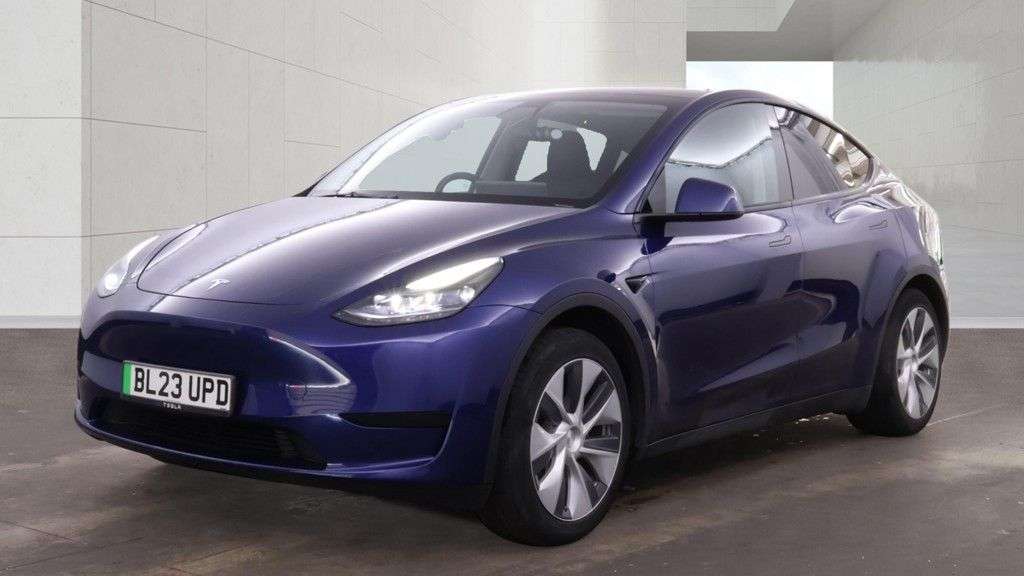 A 2023 TESLA MODEL Y SUV 5dr Electric Auto RWD (346 ps) GENUINE MILES 2 OWNERS WARRANTY A 2023 TESLA MODEL Y SUV 5dr Electric Auto RWD (346 ps) GENUINE MILES 2 OWNERS WARRANTY