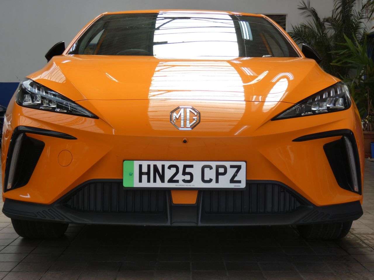 A 2025 MG MG4 64kWh Trophy Long Range Hatchback 5dr Electric Auto (203 ps) STUNNING EXAMP A 2025 MG MG4 64kWh Trophy Long Range Hatchback 5dr Electric Auto (203 ps) STUNNING EXAMP