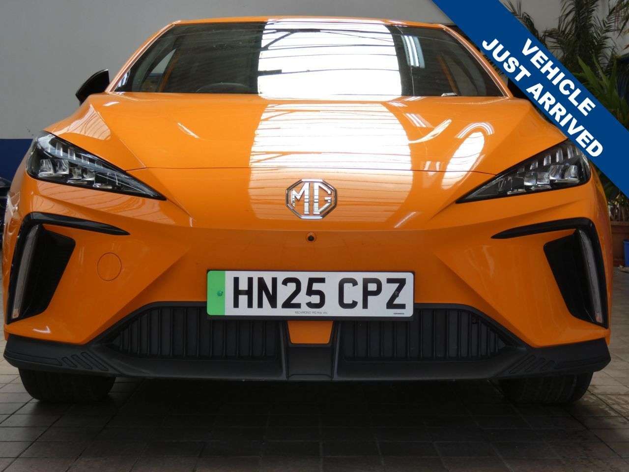 A 2025 MG MG4 64kWh Trophy Long Range Hatchback 5dr Electric Auto (203 ps) STUNNING EXAMP A 2025 MG MG4 64kWh Trophy Long Range Hatchback 5dr Electric Auto (203 ps) STUNNING EXAMP