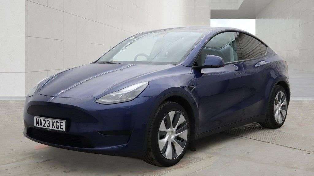 A 2023 TESLA MODEL Y SUV 5dr Electric Auto RWD (346 ps) GENUINE MILES 1 OWNER WARRANTY A 2023 TESLA MODEL Y SUV 5dr Electric Auto RWD (346 ps) GENUINE MILES 1 OWNER WARRANTY