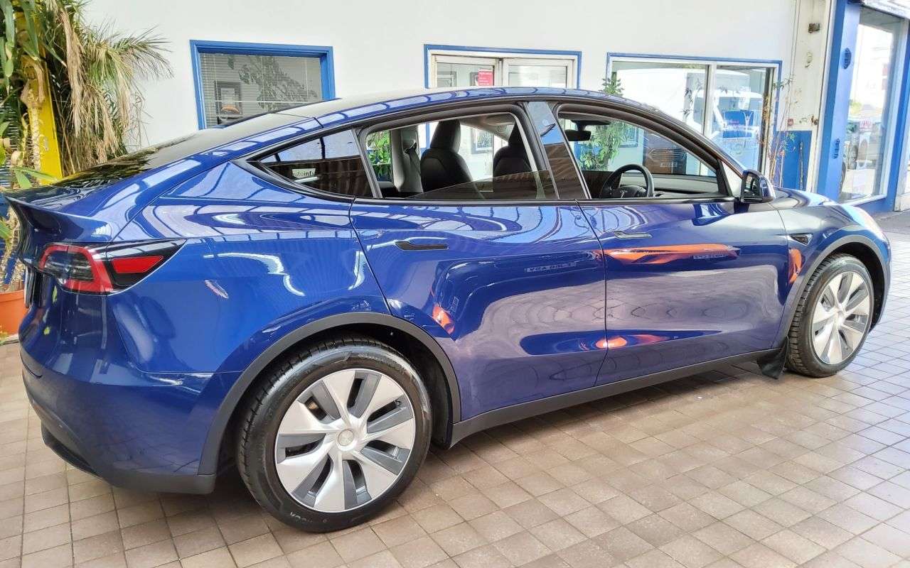 2023 TESLA MODEL Y 2023 TESLA MODEL Y