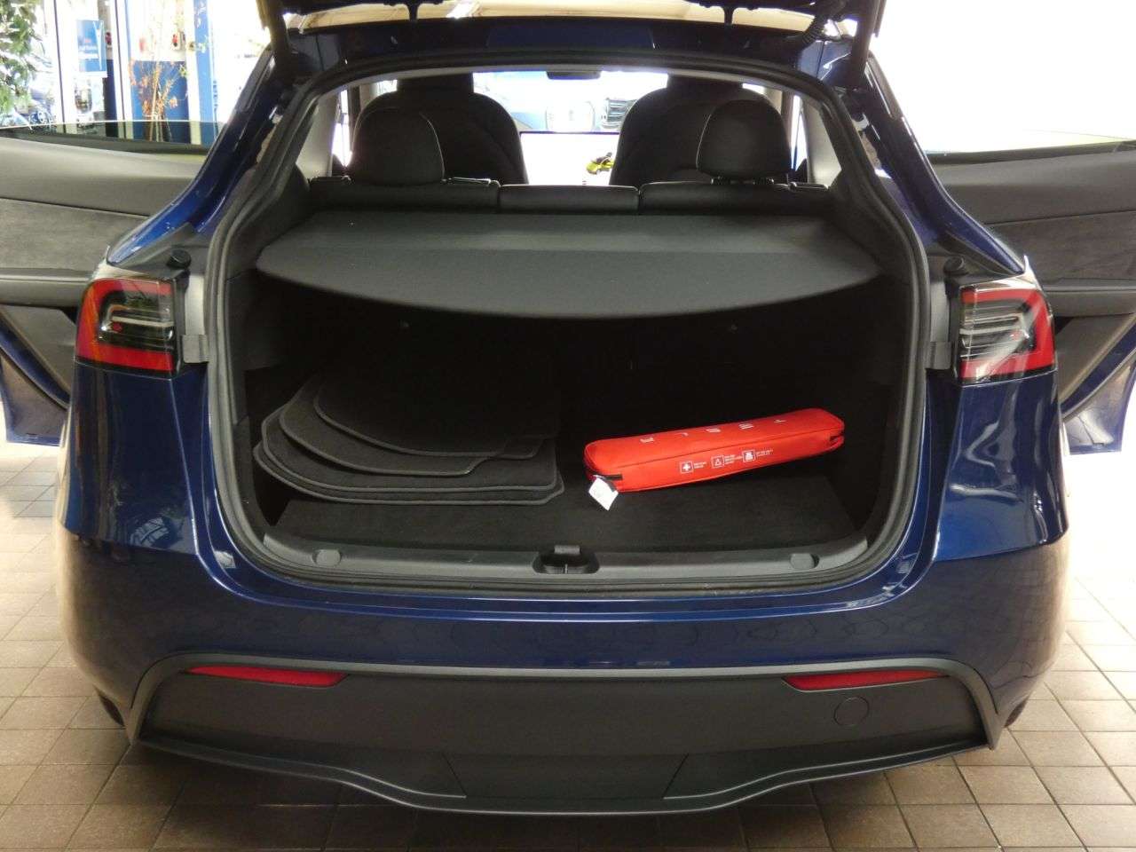 2023 TESLA MODEL Y 2023 TESLA MODEL Y