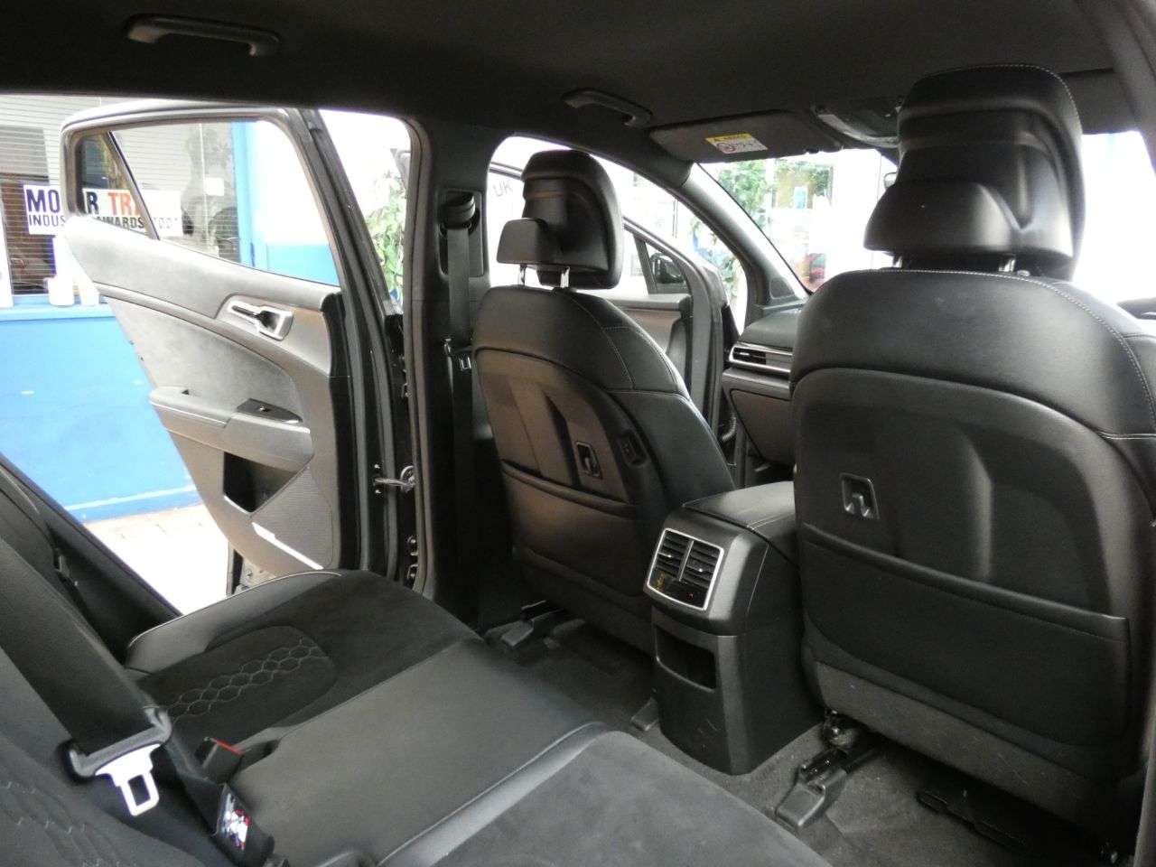 2023 KIA SPORTAGE 2023 KIA SPORTAGE