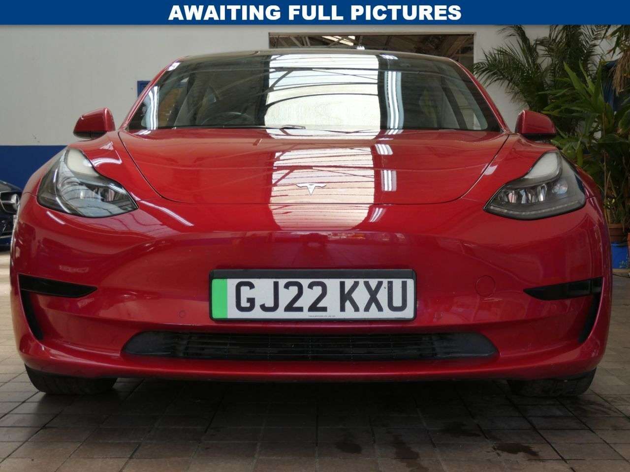A 2022 TESLA MODEL 3 Standard Range Plus Saloon 4dr Electric Auto RWD (241 bhp) STUNNING IN RED A 2022 TESLA MODEL 3 Standard Range Plus Saloon 4dr Electric Auto RWD (241 bhp) STUNNING IN RED