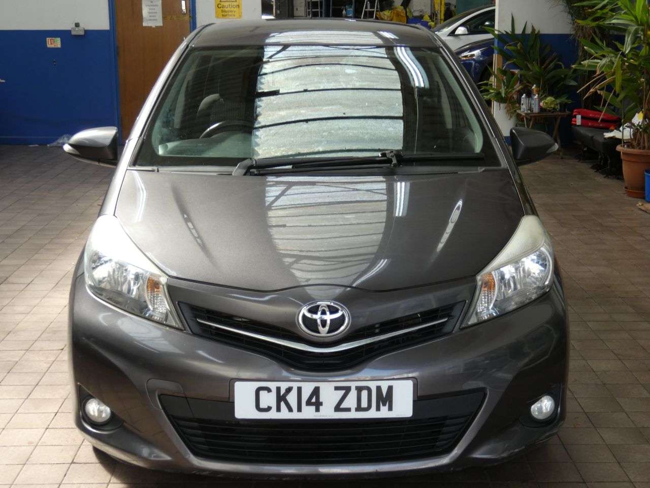 A 2014 TOYOTA YARIS 1.4 D-4D Icon Plus Hatchback 5dr Diesel Manual Euro 5 (90 ps) 2 OWNERS 1O S A 2014 TOYOTA YARIS 1.4 D-4D Icon Plus Hatchback 5dr Diesel Manual Euro 5 (90 ps) 2 OWNERS 1O S