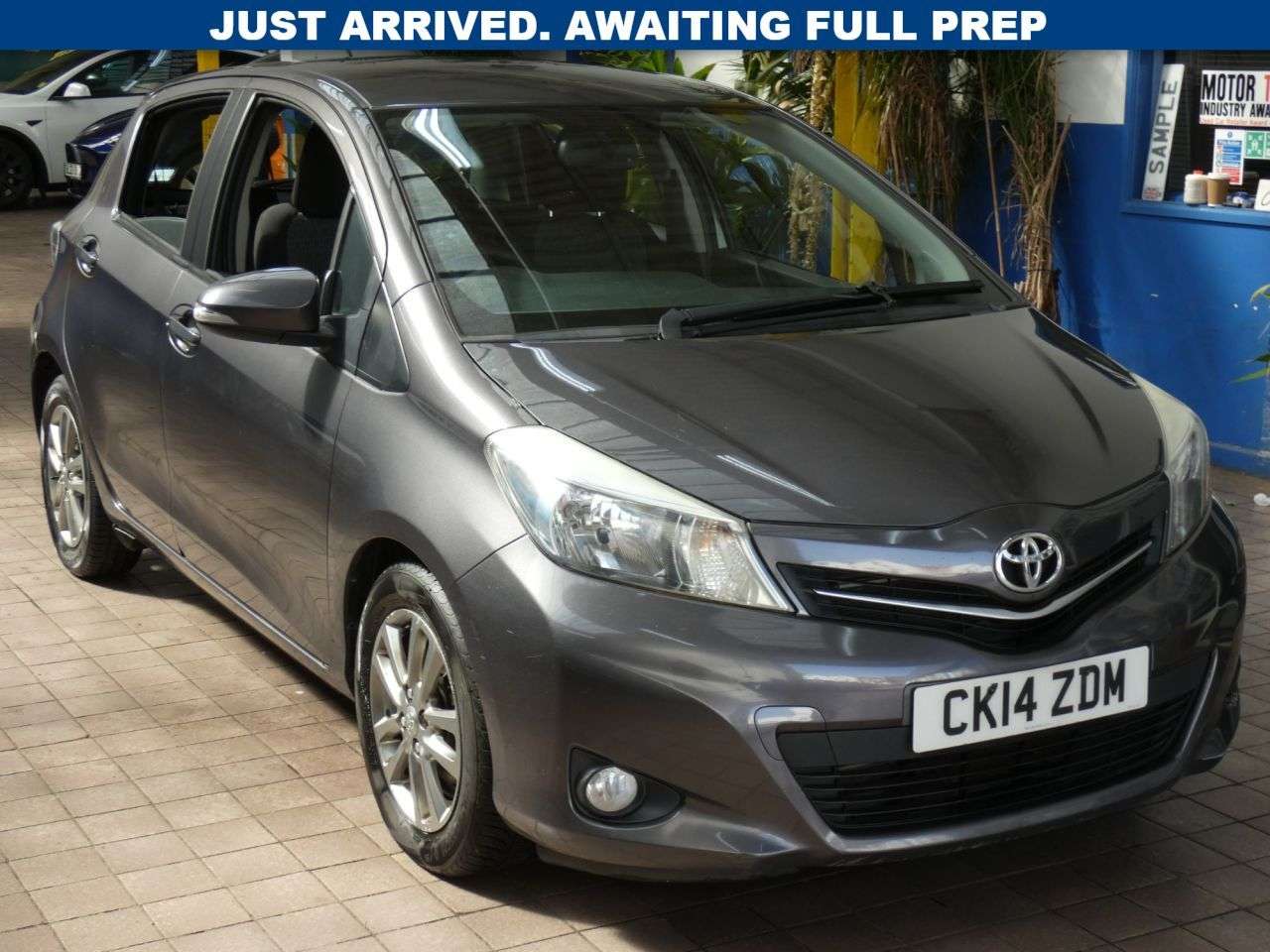 A 2014 TOYOTA YARIS 1.4 D-4D Icon Plus Hatchback 5dr Diesel Manual Euro 5 (90 ps) 2 OWNERS 1O S A 2014 TOYOTA YARIS 1.4 D-4D Icon Plus Hatchback 5dr Diesel Manual Euro 5 (90 ps) 2 OWNERS 1O S