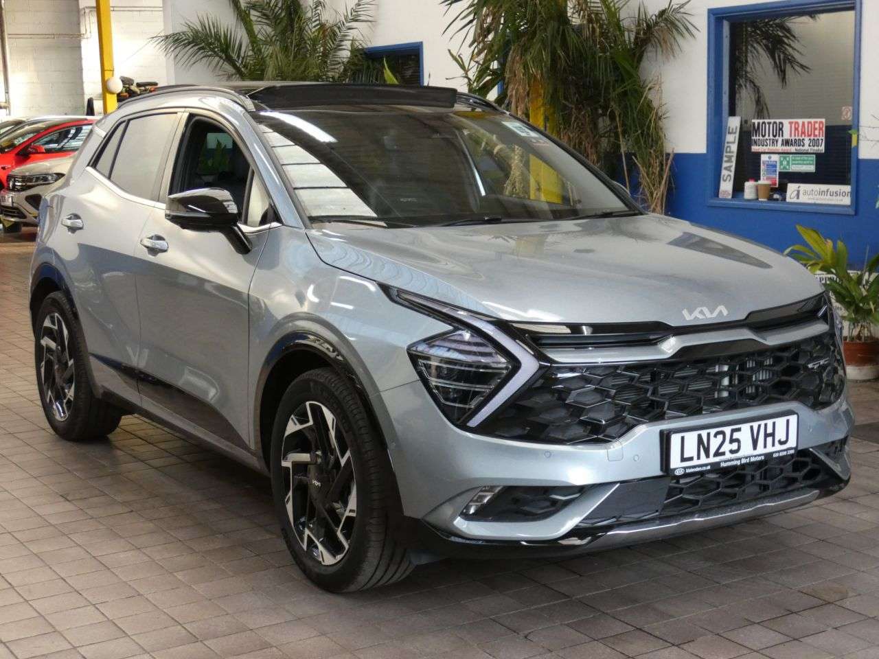 A 2025 KIA SPORTAGE 1.6 T-GDi 13.8kWh GT-Line S SUV 5dr Petrol Plug-in Hybrid Auto AWD Euro 6 ( A 2025 KIA SPORTAGE 1.6 T-GDi 13.8kWh GT-Line S SUV 5dr Petrol Plug-in Hybrid Auto AWD Euro 6 (