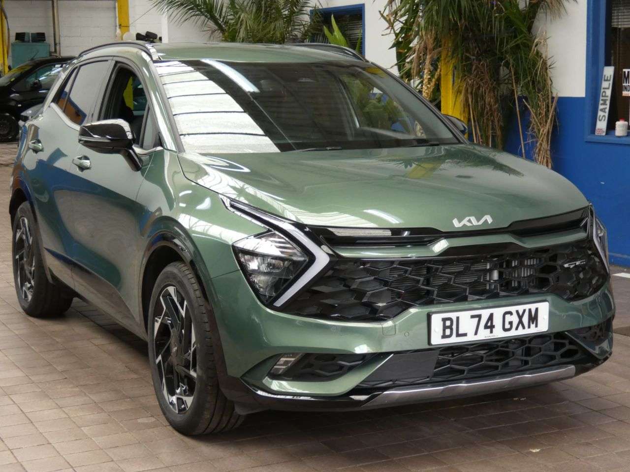 A 2025 KIA SPORTAGE 1.6 T-GDi 13.8kWh GT-Line SUV 5dr Petrol Plug-in Hybrid Auto AWD Euro 6 (s/ A 2025 KIA SPORTAGE 1.6 T-GDi 13.8kWh GT-Line SUV 5dr Petrol Plug-in Hybrid Auto AWD Euro 6 (s/