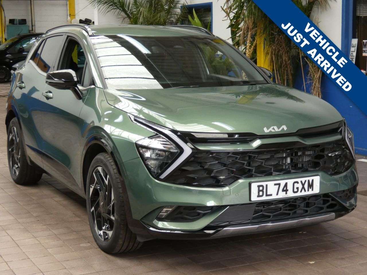 A 2025 KIA SPORTAGE 1.6 T-GDi 13.8kWh GT-Line SUV 5dr Petrol Plug-in Hybrid Auto AWD Euro 6 (s/ A 2025 KIA SPORTAGE 1.6 T-GDi 13.8kWh GT-Line SUV 5dr Petrol Plug-in Hybrid Auto AWD Euro 6 (s/