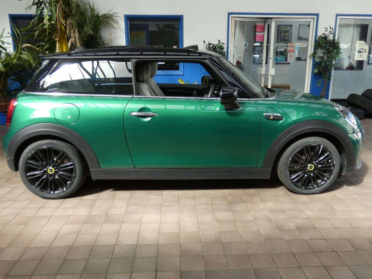 2023 MINI ELECTRIC HATCH 2023 MINI ELECTRIC HATCH