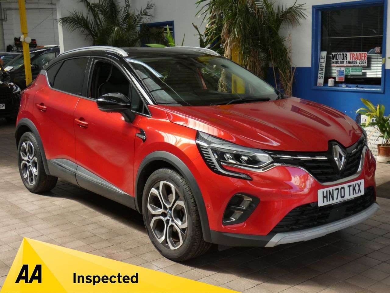 A 2020 RENAULT CAPTUR 1.6 E-TECH 9.8kWh S Edition SUV 5dr Petrol Plug-in Hybrid Auto Euro 6 (s/s) A 2020 RENAULT CAPTUR 1.6 E-TECH 9.8kWh S Edition SUV 5dr Petrol Plug-in Hybrid Auto Euro 6 (s/s)