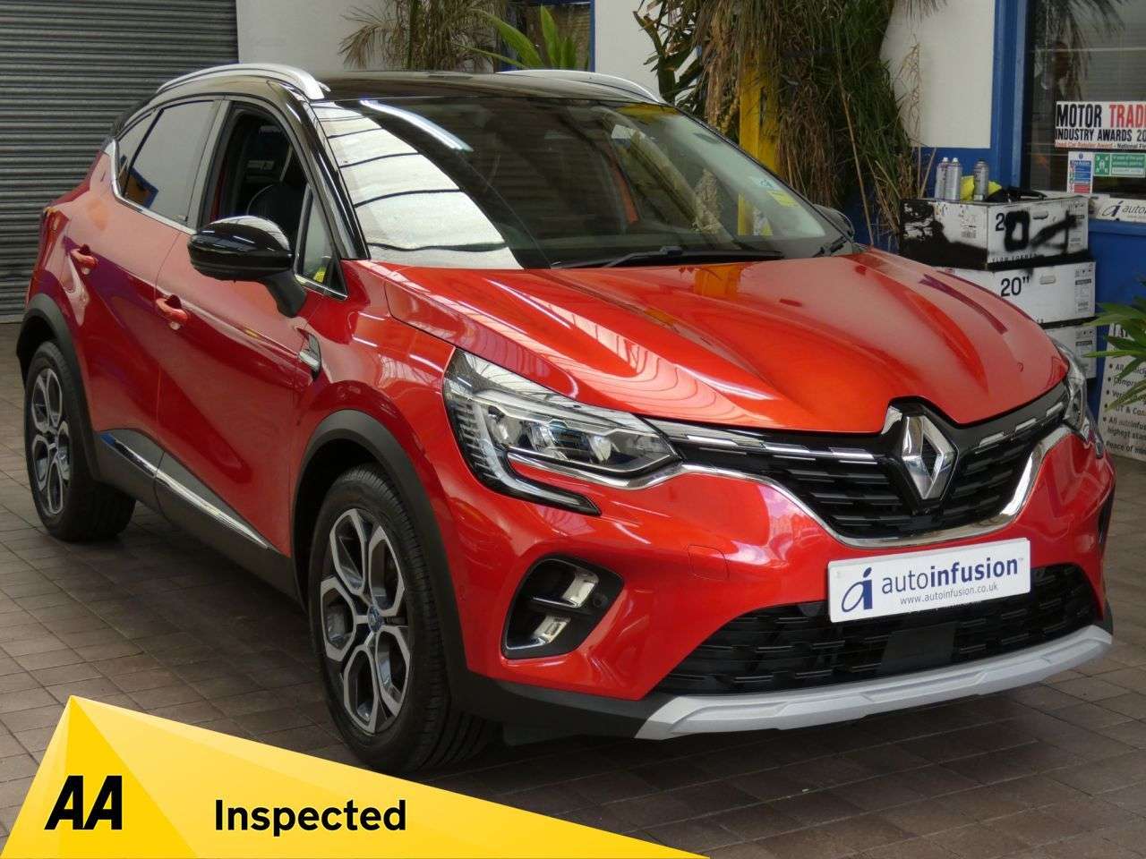 A 2020 RENAULT CAPTUR 1.6 E-TECH 9.8kWh S Edition SUV 5dr Petrol Plug-in Hybrid Auto Euro 6 (s/s) A 2020 RENAULT CAPTUR 1.6 E-TECH 9.8kWh S Edition SUV 5dr Petrol Plug-in Hybrid Auto Euro 6 (s/s)