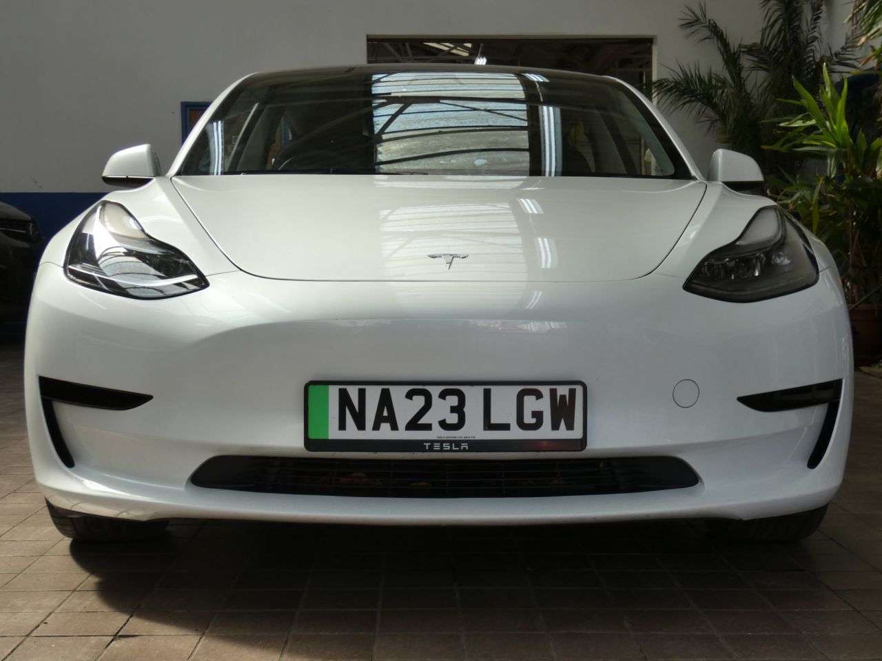 A 2023 TESLA MODEL 3 Saloon 4dr Electric Auto RWD (241 bhp) STUNNING EXAMPLE 1 OWNER WARRANTY A 2023 TESLA MODEL 3 Saloon 4dr Electric Auto RWD (241 bhp) STUNNING EXAMPLE 1 OWNER WARRANTY