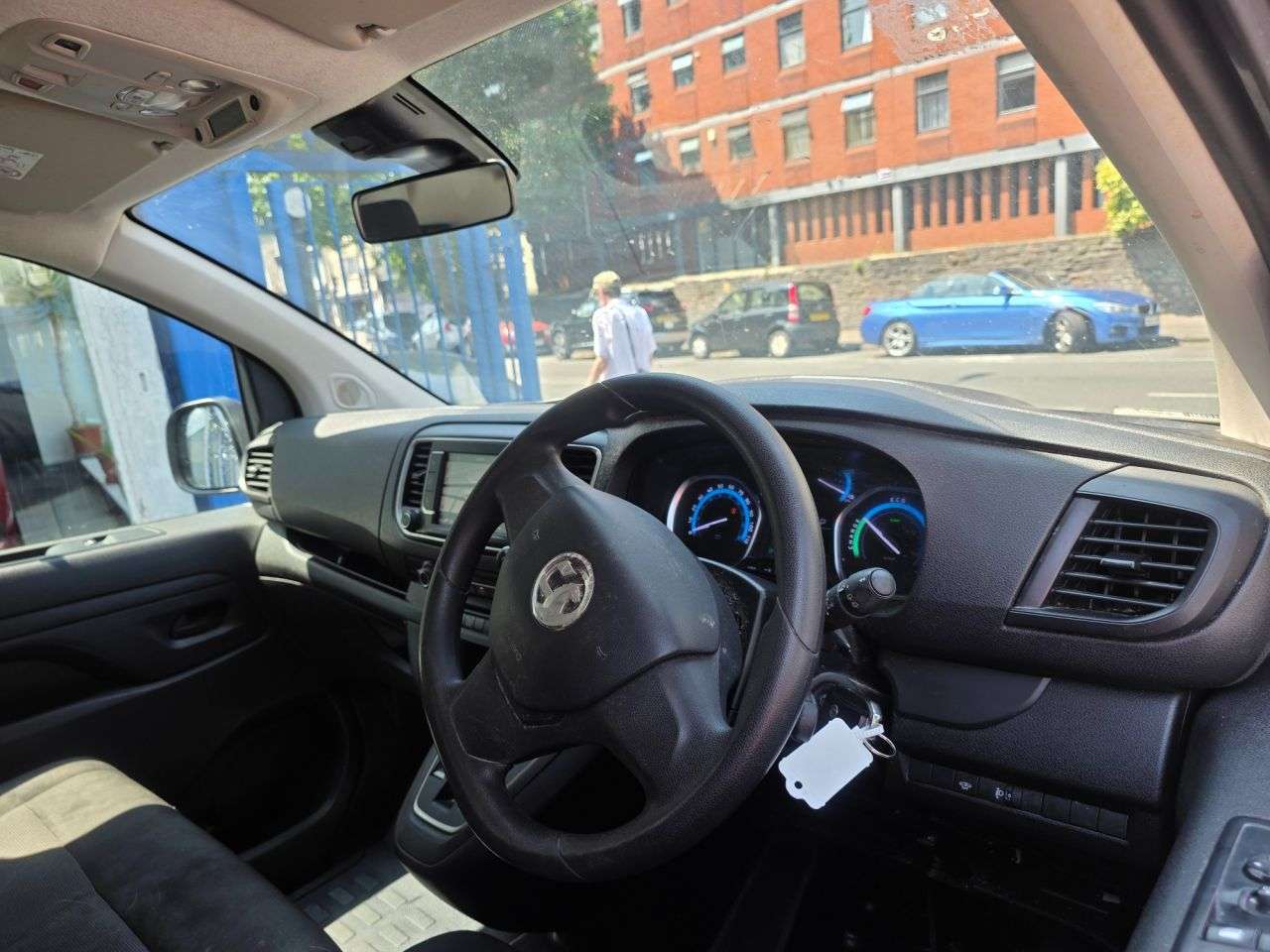 A 2023 VAUXHALL VIVARO LIFE ELECTRIC 50kWh Combi MPV 5dr Electric Auto LWB (9 Seat, 7.4kW Charger) (136 ps) 1 OW A 2023 VAUXHALL VIVARO LIFE ELECTRIC 50kWh Combi MPV 5dr Electric Auto LWB (9 Seat, 7.4kW Charger) (136 ps) 1 OW