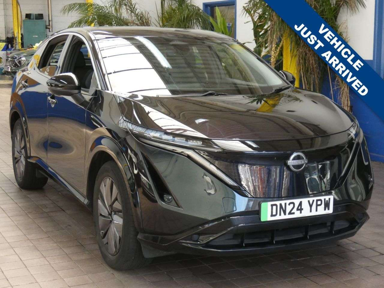A 2024 NISSAN ARIYA 63kWh Engage SUV 5dr Electric Auto 7.4kW Charger (217 ps) 1 OWNER SERVICE H A 2024 NISSAN ARIYA 63kWh Engage SUV 5dr Electric Auto 7.4kW Charger (217 ps) 1 OWNER SERVICE H