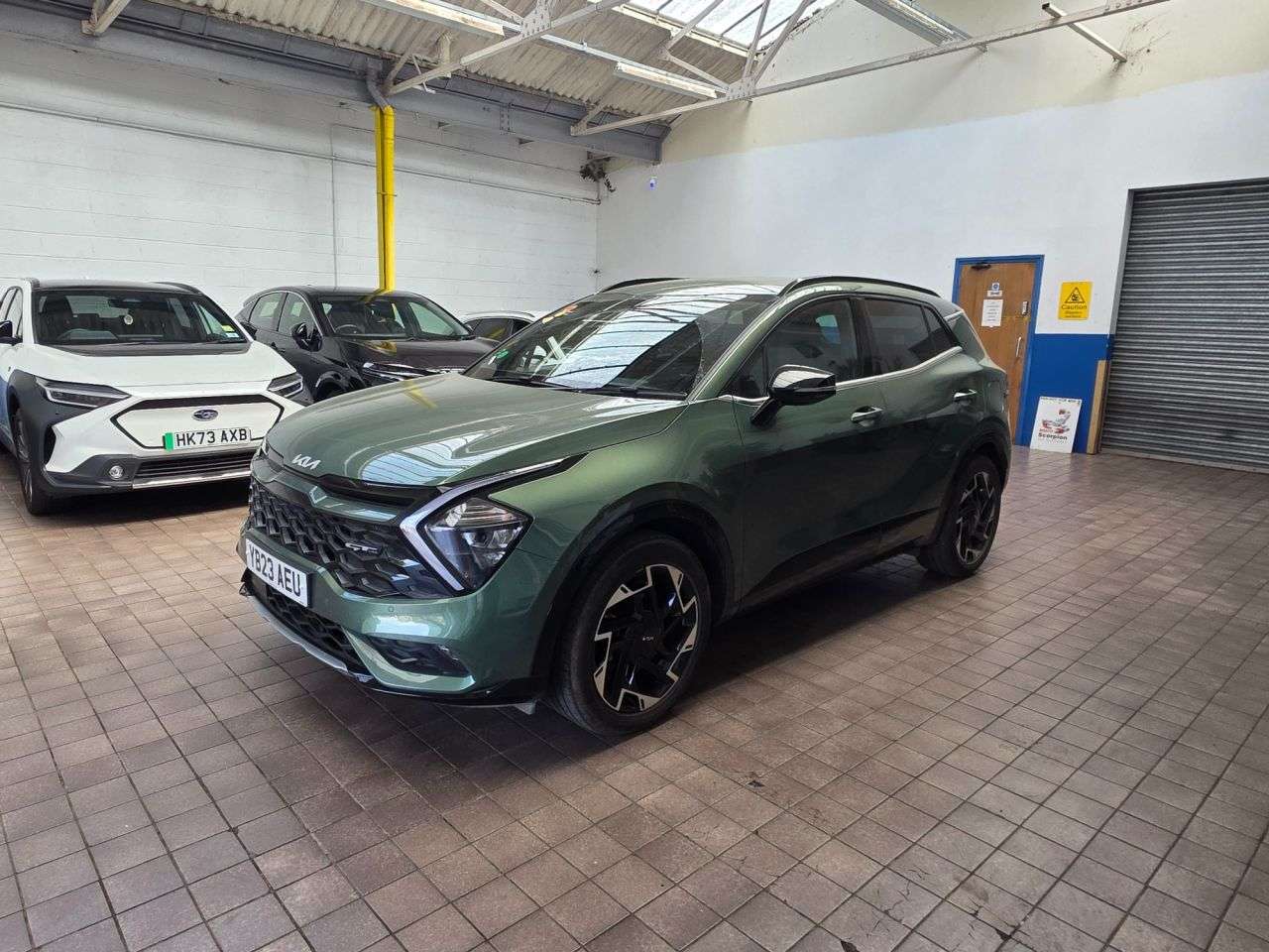 A 2023 KIA SPORTAGE 1.6 T-GDi 13.8kWh GT-Line SUV 5dr Petrol Plug-in Hybrid Auto AWD Euro 6 (s/ A 2023 KIA SPORTAGE 1.6 T-GDi 13.8kWh GT-Line SUV 5dr Petrol Plug-in Hybrid Auto AWD Euro 6 (s/