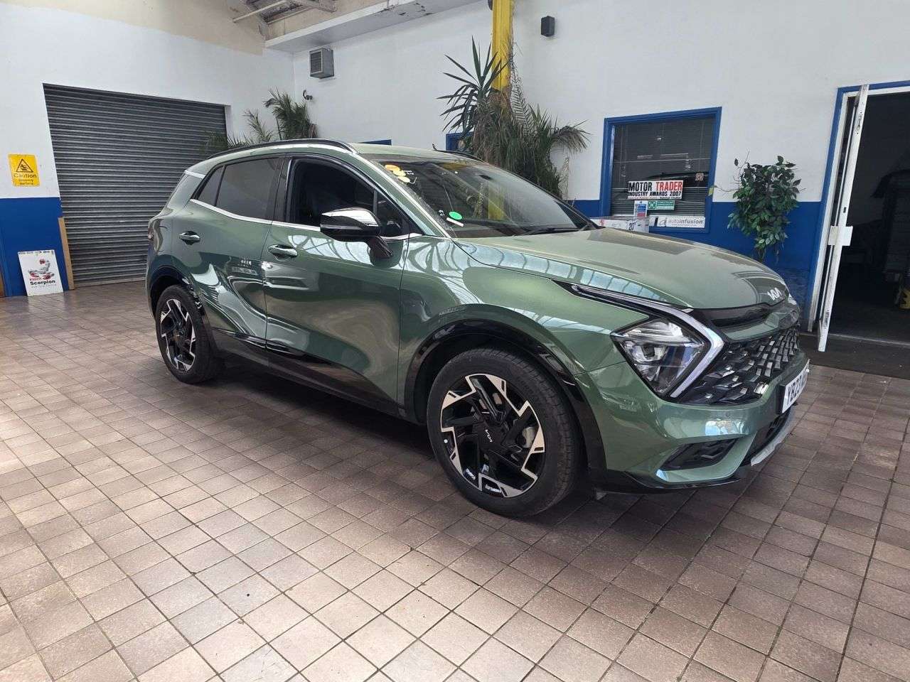 A 2023 KIA SPORTAGE 1.6 T-GDi 13.8kWh GT-Line SUV 5dr Petrol Plug-in Hybrid Auto AWD Euro 6 (s/ A 2023 KIA SPORTAGE 1.6 T-GDi 13.8kWh GT-Line SUV 5dr Petrol Plug-in Hybrid Auto AWD Euro 6 (s/
