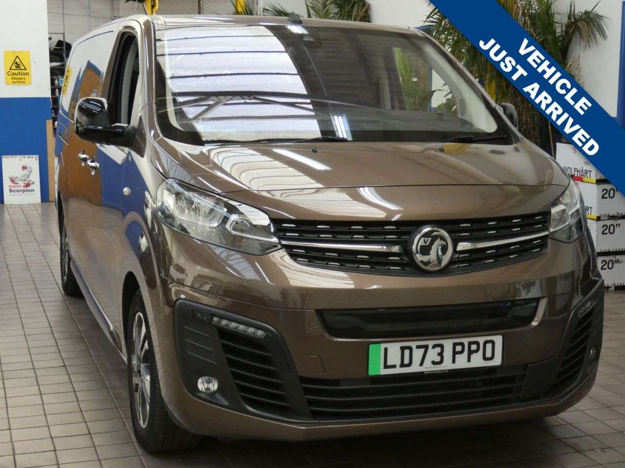 A 2023 VAUXHALL VIVARO LIFE ELECTRIC 50kWh Ultimate MPV 5dr Electric Auto LWB (8 Seat, 11kW Charger) (136 ps) LO A 2023 VAUXHALL VIVARO LIFE ELECTRIC 50kWh Ultimate MPV 5dr Electric Auto LWB (8 Seat, 11kW Charger) (136 ps) LO