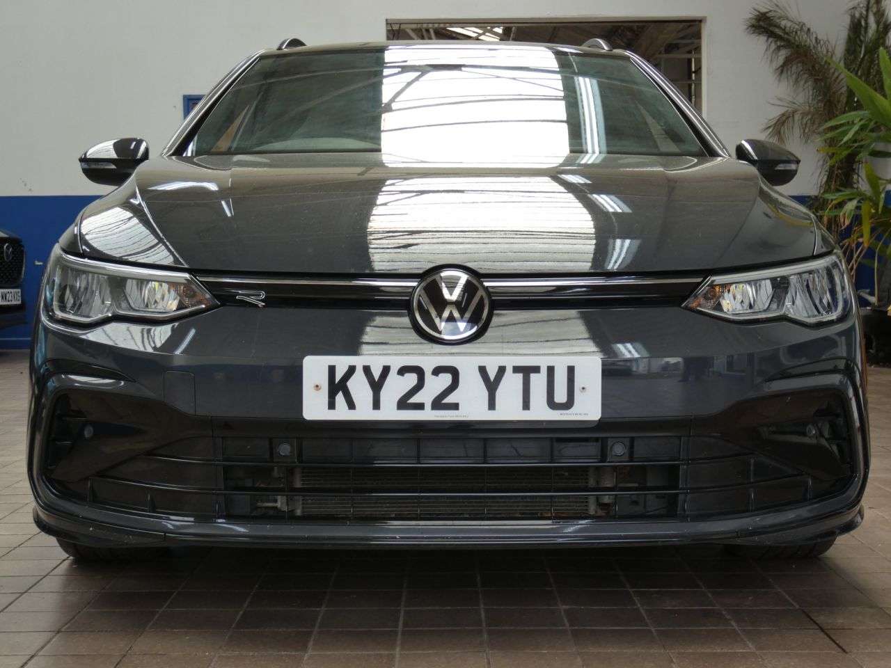 A 2022 VOLKSWAGEN GOLF 2.0 TDI R-Line Estate 5dr Diesel DSG Euro 6 (s/s) (150 ps) 1 OWNER 6 VW SER A 2022 VOLKSWAGEN GOLF 2.0 TDI R-Line Estate 5dr Diesel DSG Euro 6 (s/s) (150 ps) 1 OWNER 6 VW SER