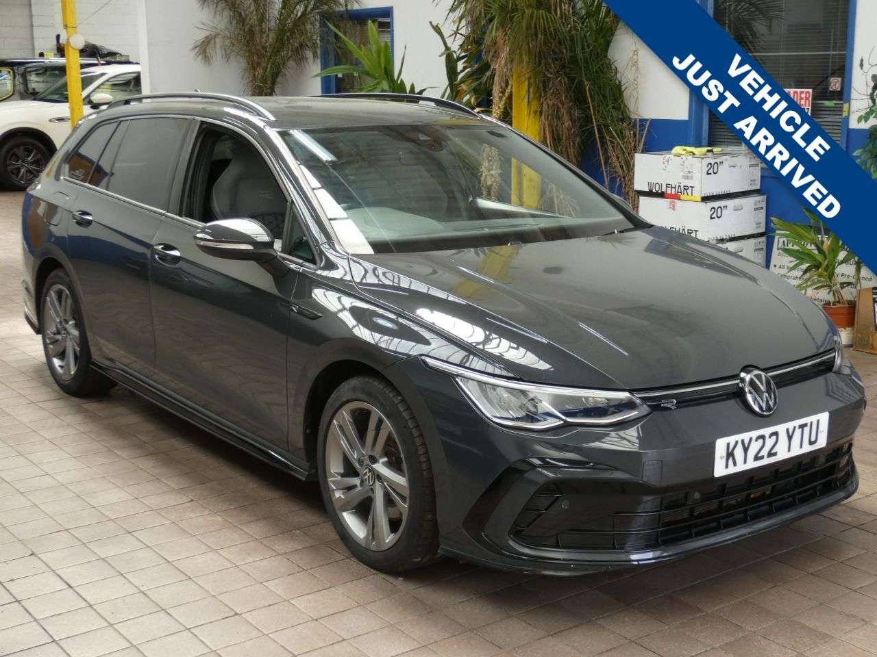 A 2022 VOLKSWAGEN GOLF 2.0 TDI R-Line Estate 5dr Diesel DSG Euro 6 (s/s) (150 ps) 1 OWNER 6 VW SER A 2022 VOLKSWAGEN GOLF 2.0 TDI R-Line Estate 5dr Diesel DSG Euro 6 (s/s) (150 ps) 1 OWNER 6 VW SER