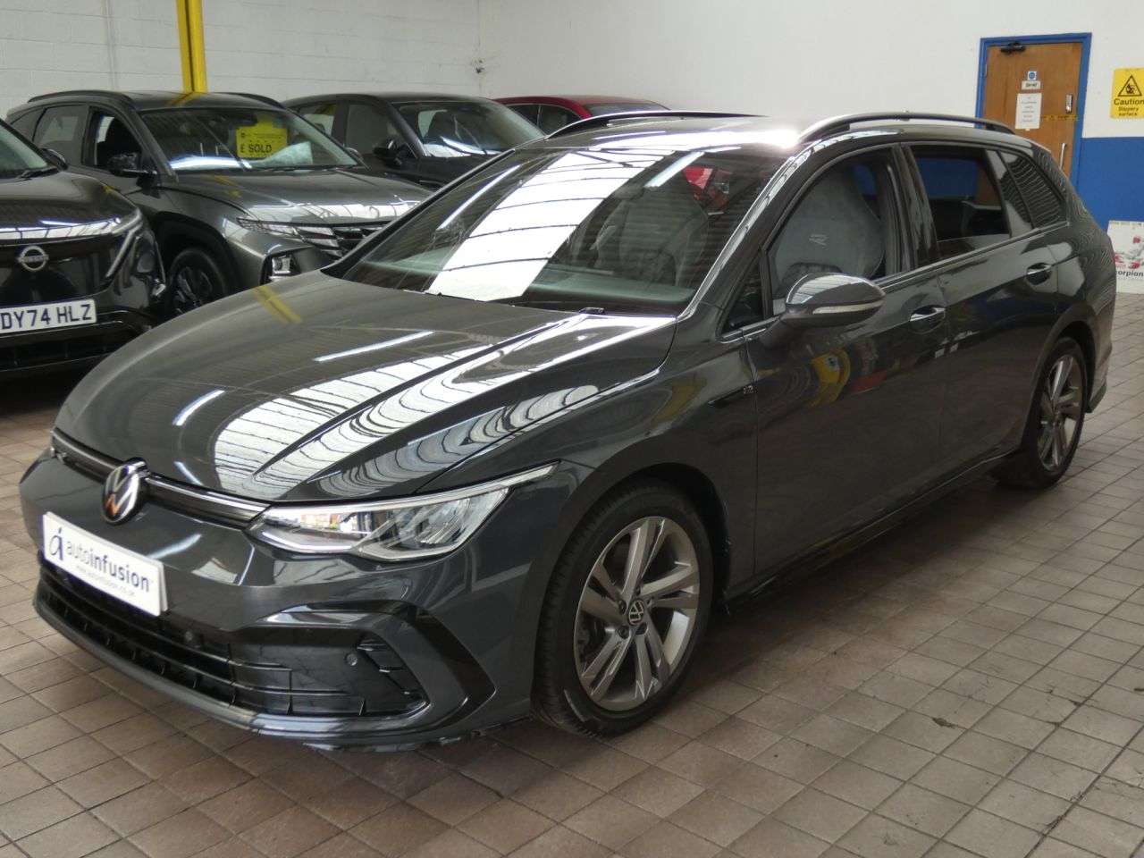 A 2022 VOLKSWAGEN GOLF 2.0 TDI R-Line Estate 5dr Diesel DSG Euro 6 (s/s) (150 ps) 1 OWNER 6 VW SER A 2022 VOLKSWAGEN GOLF 2.0 TDI R-Line Estate 5dr Diesel DSG Euro 6 (s/s) (150 ps) 1 OWNER 6 VW SER