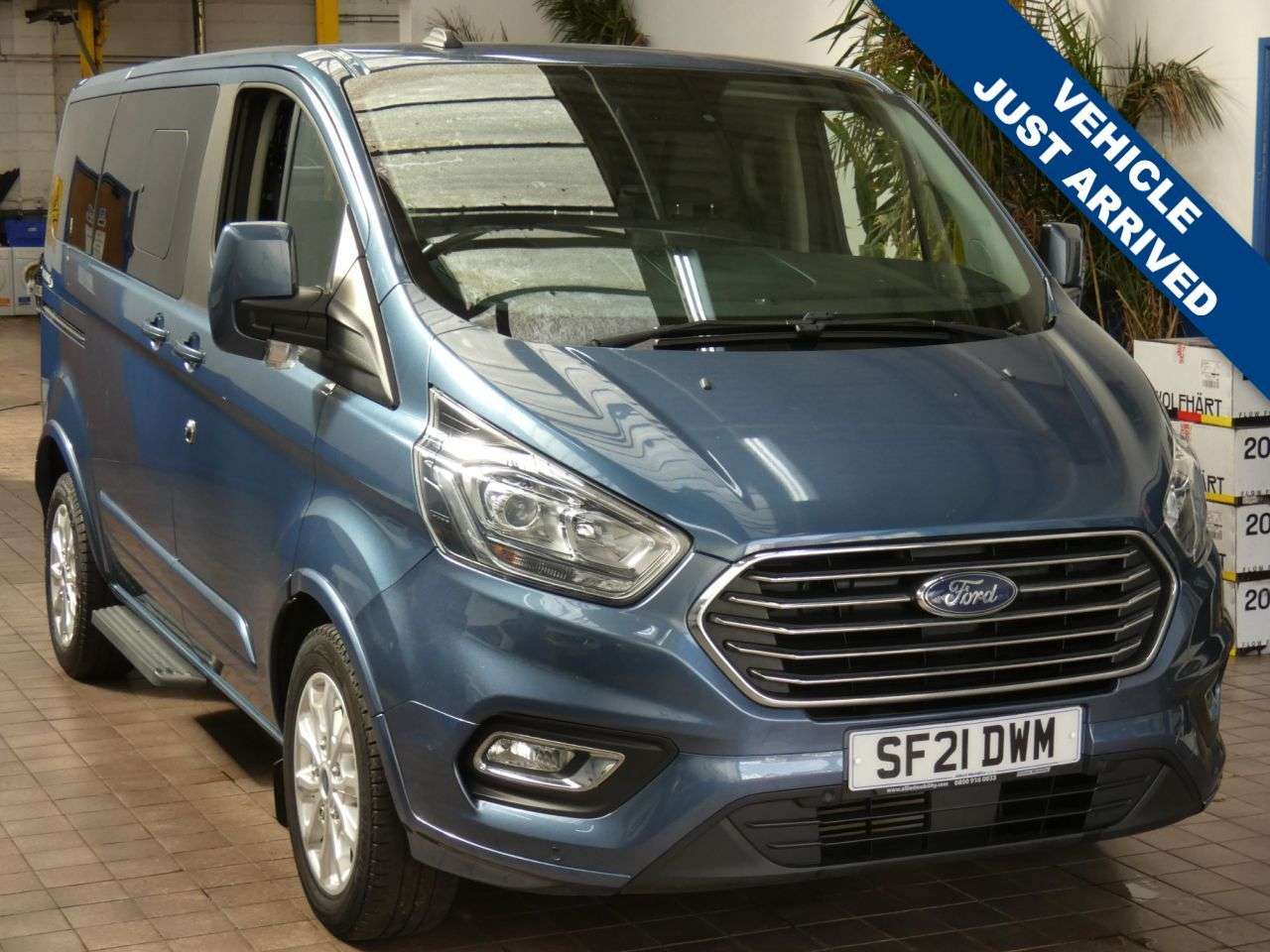 A 2021 FORD TOURNEO CUSTOM 2.0 320 EcoBlue Titanium Minibus Double Cab 5dr Diesel Manual L1 Euro 6 (s/ A 2021 FORD TOURNEO CUSTOM 2.0 320 EcoBlue Titanium Minibus Double Cab 5dr Diesel Manual L1 Euro 6 (s/