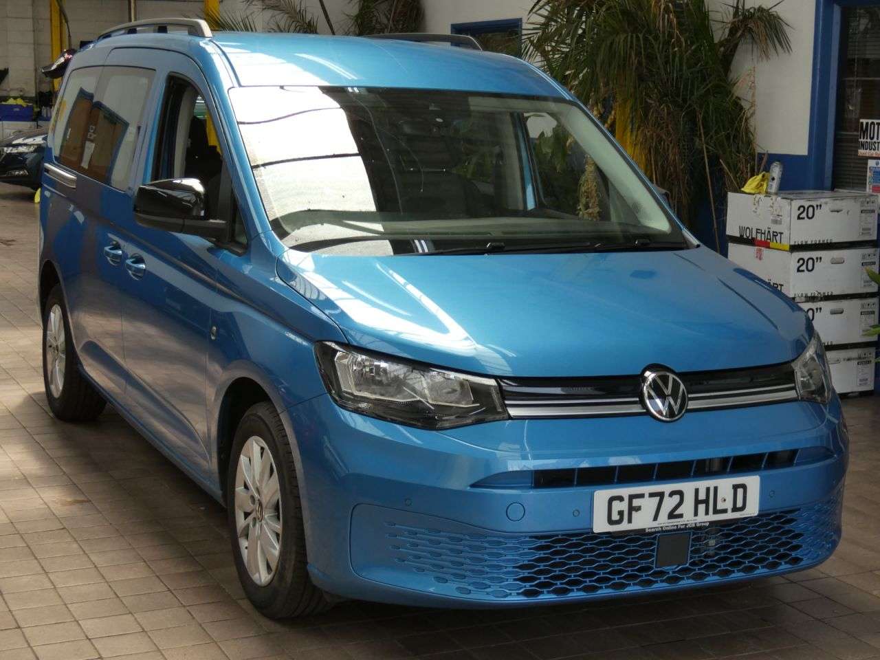 A 2022 VOLKSWAGEN CADDY MAXI 2.0 TDI Life MPV 5dr Diesel DSG Euro 6 (s/s) (122 ps) 1 OWNER SERVICES HIST A 2022 VOLKSWAGEN CADDY MAXI 2.0 TDI Life MPV 5dr Diesel DSG Euro 6 (s/s) (122 ps) 1 OWNER SERVICES HIST
