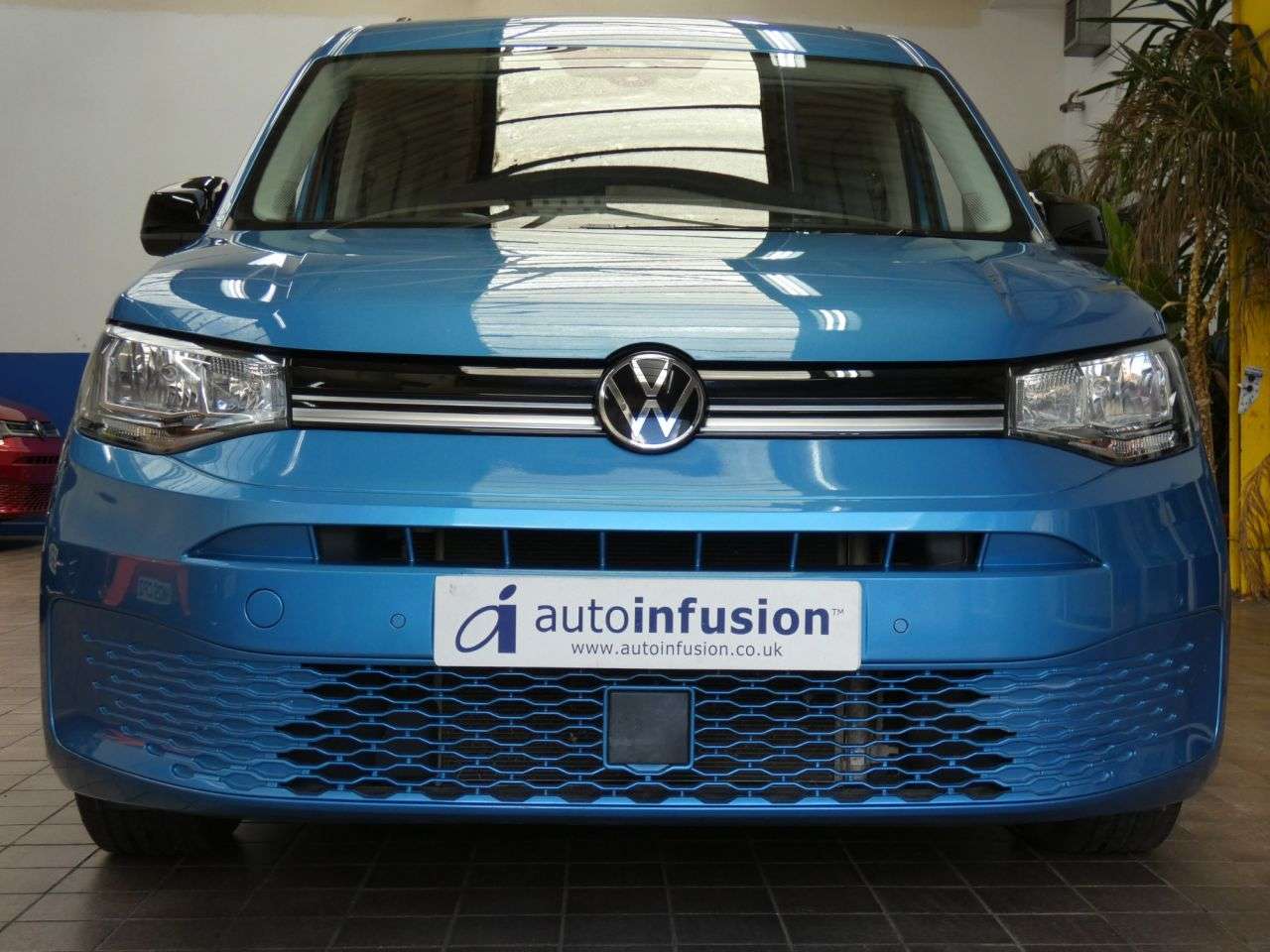 A 2022 VOLKSWAGEN CADDY MAXI 2.0 TDI Life MPV 5dr Diesel DSG Euro 6 (s/s) (122 ps) 1 OWNER SERVICES HIST A 2022 VOLKSWAGEN CADDY MAXI 2.0 TDI Life MPV 5dr Diesel DSG Euro 6 (s/s) (122 ps) 1 OWNER SERVICES HIST
