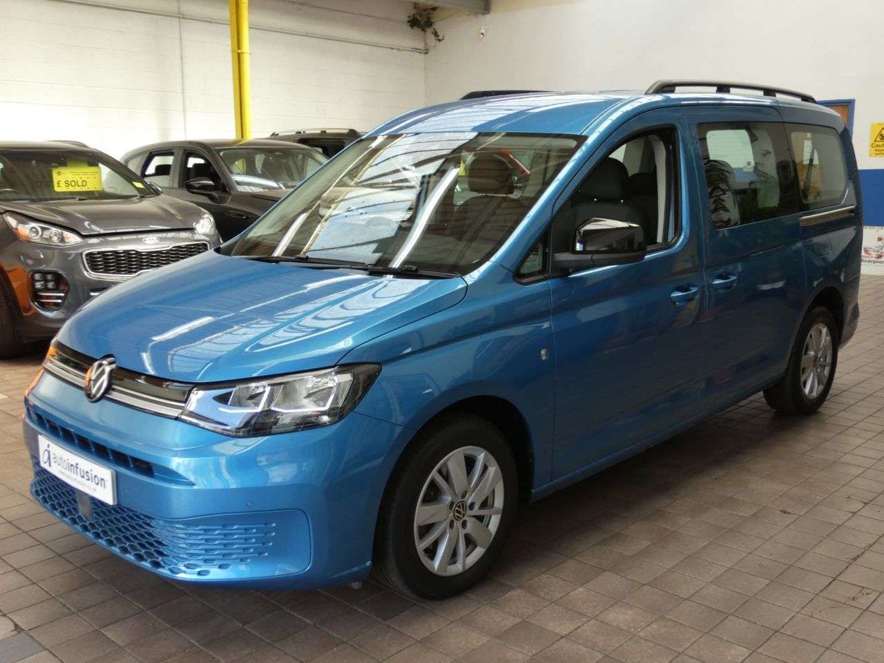 A 2022 VOLKSWAGEN CADDY MAXI 2.0 TDI Life MPV 5dr Diesel DSG Euro 6 (s/s) (122 ps) 1 OWNER SERVICES HIST A 2022 VOLKSWAGEN CADDY MAXI 2.0 TDI Life MPV 5dr Diesel DSG Euro 6 (s/s) (122 ps) 1 OWNER SERVICES HIST
