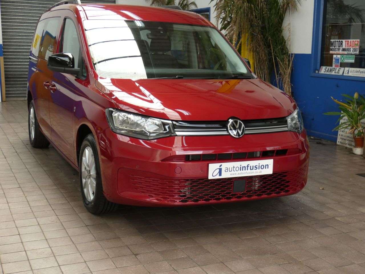 A 2022 VOLKSWAGEN CADDY MAXI 2.0 TDI Life MPV 5dr Diesel DSG Euro 6 (s/s) (122 ps) 1 OWNER SERVICE HISTO A 2022 VOLKSWAGEN CADDY MAXI 2.0 TDI Life MPV 5dr Diesel DSG Euro 6 (s/s) (122 ps) 1 OWNER SERVICE HISTO