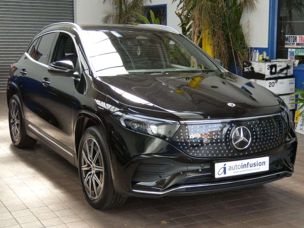 A 2025 MERCEDES-BENZ EQA EQA 250+ 70.5kWh AMG Line (Executive) SUV 5dr Electric Auto (190 ps) 1 WNER A 2025 MERCEDES-BENZ EQA EQA 250+ 70.5kWh AMG Line (Executive) SUV 5dr Electric Auto (190 ps) 1 WNER