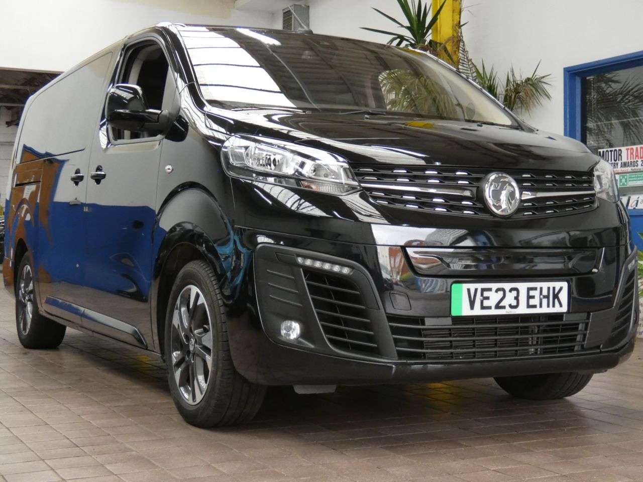 A 2023 VAUXHALL VIVARO LIFE ELECTRIC 50kWh Ultimate MPV 5dr Electric Auto LWB (8 Seat, 11kW Charger) (136 ps) 1 A 2023 VAUXHALL VIVARO LIFE ELECTRIC 50kWh Ultimate MPV 5dr Electric Auto LWB (8 Seat, 11kW Charger) (136 ps) 1