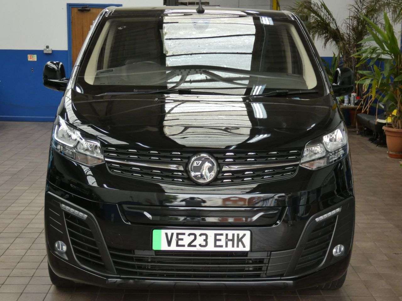 A 2023 VAUXHALL VIVARO LIFE ELECTRIC 50kWh Ultimate MPV 5dr Electric Auto LWB (8 Seat, 11kW Charger) (136 ps) 1 A 2023 VAUXHALL VIVARO LIFE ELECTRIC 50kWh Ultimate MPV 5dr Electric Auto LWB (8 Seat, 11kW Charger) (136 ps) 1
