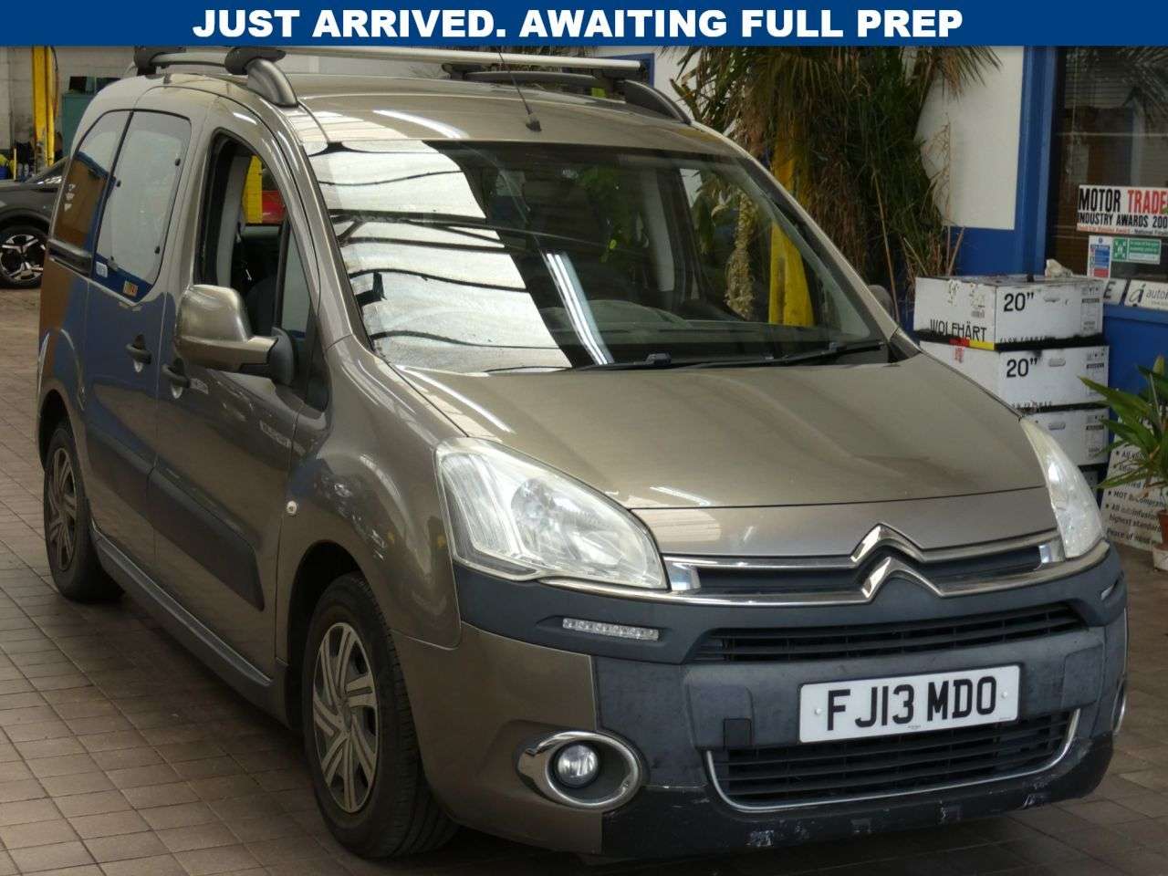 A 2013 CITROEN BERLINGO 1.6 e-HDi Airdream XTR Multispace MPV 5dr Diesel EGS6 Euro 5 (s/s) (90 ps) A 2013 CITROEN BERLINGO 1.6 e-HDi Airdream XTR Multispace MPV 5dr Diesel EGS6 Euro 5 (s/s) (90 ps)
