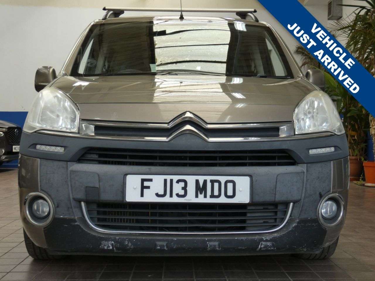 A 2013 CITROEN BERLINGO 1.6 e-HDi Airdream XTR Multispace MPV 5dr Diesel EGS6 Euro 5 (s/s) (90 ps) A 2013 CITROEN BERLINGO 1.6 e-HDi Airdream XTR Multispace MPV 5dr Diesel EGS6 Euro 5 (s/s) (90 ps)