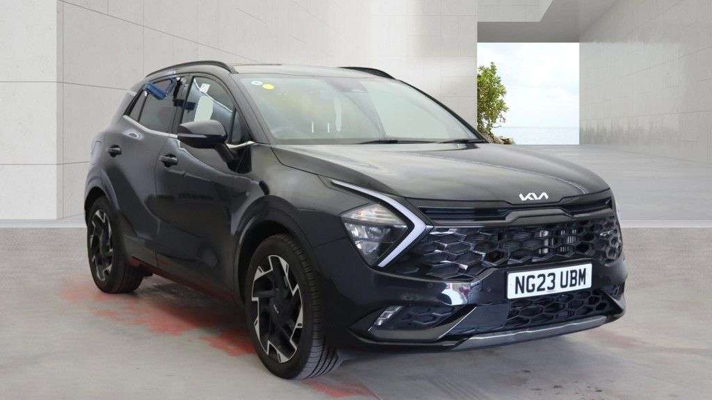 A 2023 KIA SPORTAGE 1.6 T-GDi 13.8kWh GT-Line SUV 5dr Petrol Plug-in Hybrid Auto AWD Euro 6 (s/ A 2023 KIA SPORTAGE 1.6 T-GDi 13.8kWh GT-Line SUV 5dr Petrol Plug-in Hybrid Auto AWD Euro 6 (s/