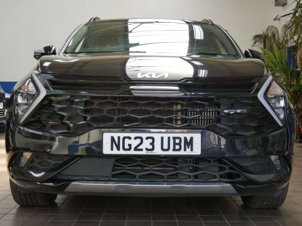 A 2023 KIA SPORTAGE 1.6 T-GDi 13.8kWh GT-Line SUV 5dr Petrol Plug-in Hybrid Auto AWD Euro 6 (s/ A 2023 KIA SPORTAGE 1.6 T-GDi 13.8kWh GT-Line SUV 5dr Petrol Plug-in Hybrid Auto AWD Euro 6 (s/