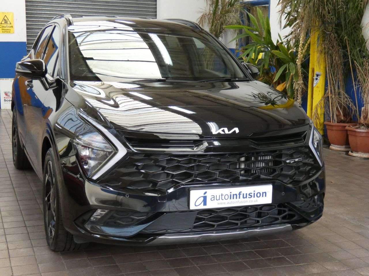 A 2023 KIA SPORTAGE 1.6 T-GDi 13.8kWh GT-Line SUV 5dr Petrol Plug-in Hybrid Auto AWD Euro 6 (s/ A 2023 KIA SPORTAGE 1.6 T-GDi 13.8kWh GT-Line SUV 5dr Petrol Plug-in Hybrid Auto AWD Euro 6 (s/