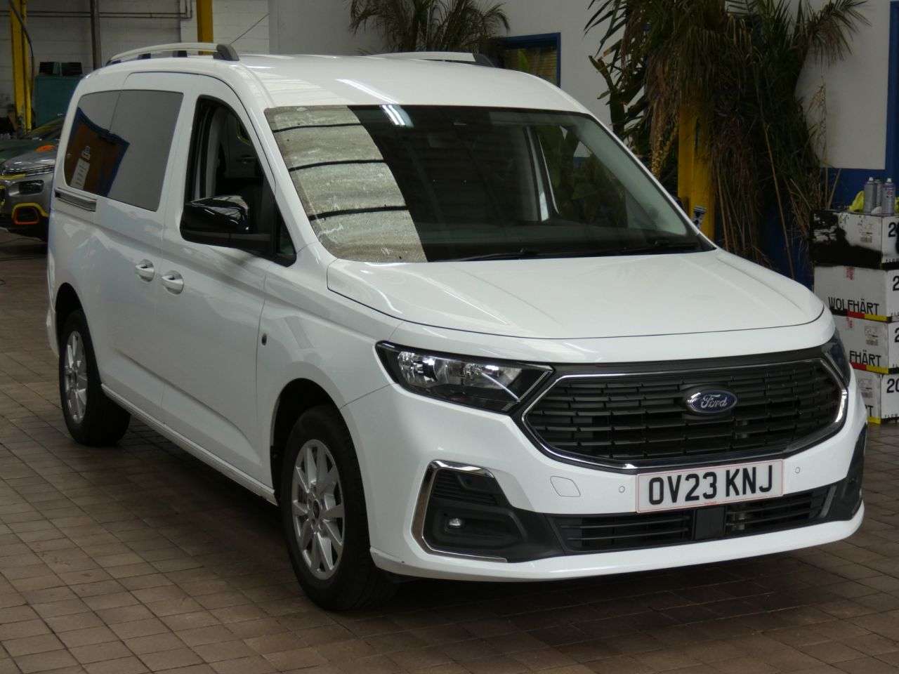 A 2023 FORD GRAND TOURNEO CONNECT 2.0 EcoBlue Titanium MPV 5dr Diesel DCT Euro 6 (s/s) (122 ps) 1 OWNER SERVI A 2023 FORD GRAND TOURNEO CONNECT 2.0 EcoBlue Titanium MPV 5dr Diesel DCT Euro 6 (s/s) (122 ps) 1 OWNER SERVI