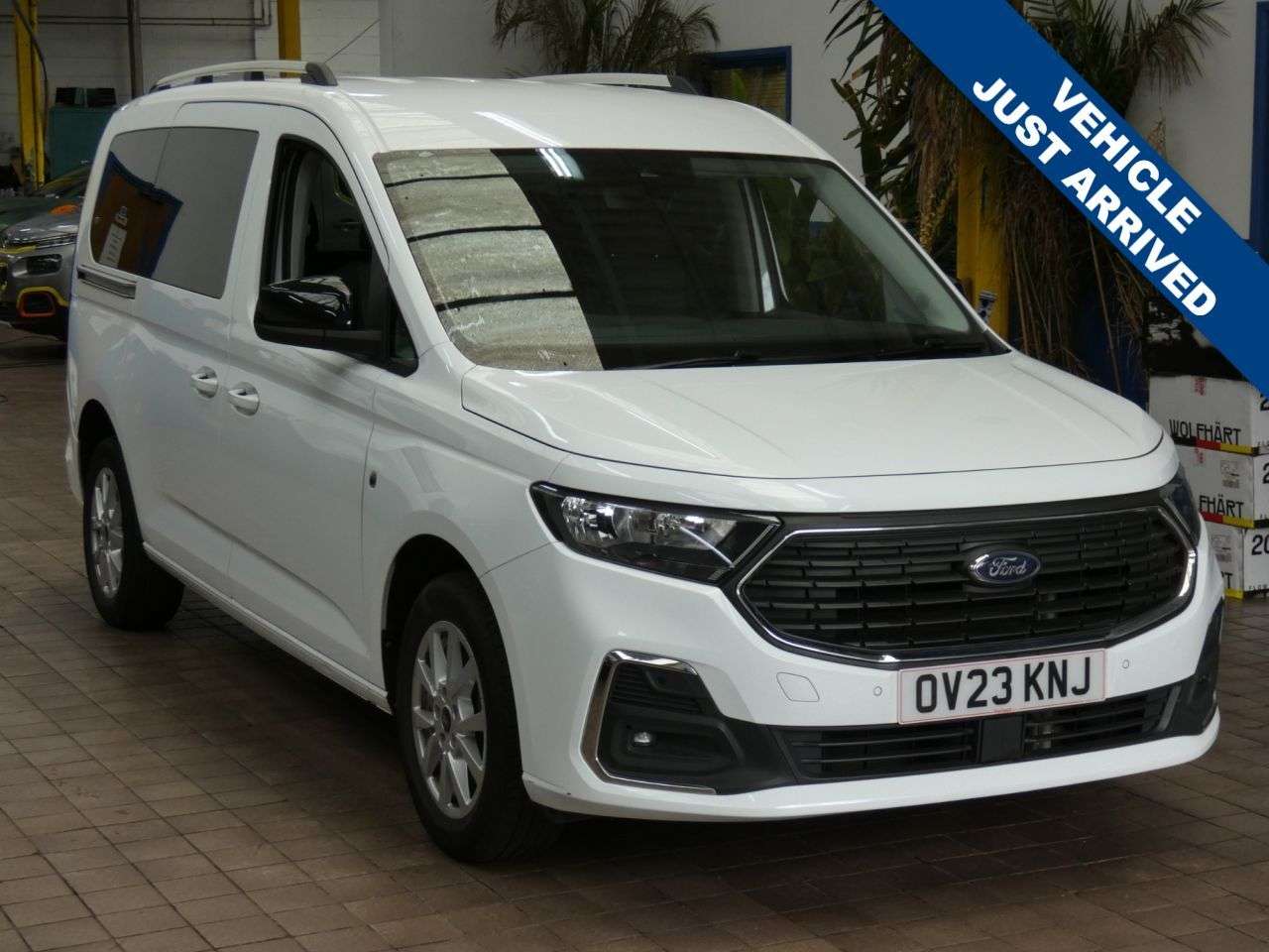 A 2023 FORD GRAND TOURNEO CONNECT 2.0 EcoBlue Titanium MPV 5dr Diesel DCT Euro 6 (s/s) (122 ps) 1 OWNER SERVI A 2023 FORD GRAND TOURNEO CONNECT 2.0 EcoBlue Titanium MPV 5dr Diesel DCT Euro 6 (s/s) (122 ps) 1 OWNER SERVI
