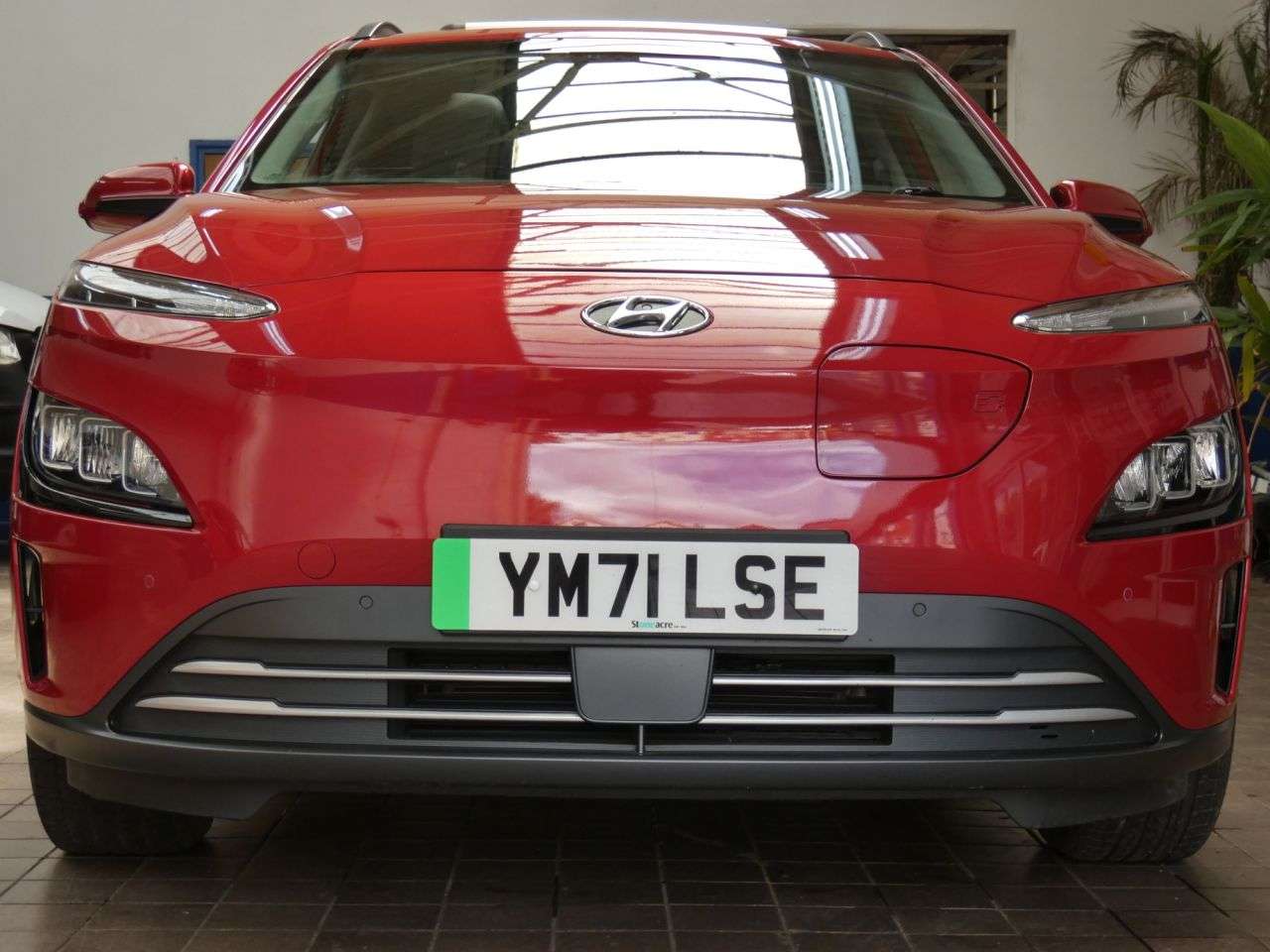 A 2022 HYUNDAI KONA 64kWh Ultimate SUV 5dr Electric Auto (10.5kW Charger) (204 ps) 1 OWNER EXCE A 2022 HYUNDAI KONA 64kWh Ultimate SUV 5dr Electric Auto (10.5kW Charger) (204 ps) 1 OWNER EXCE