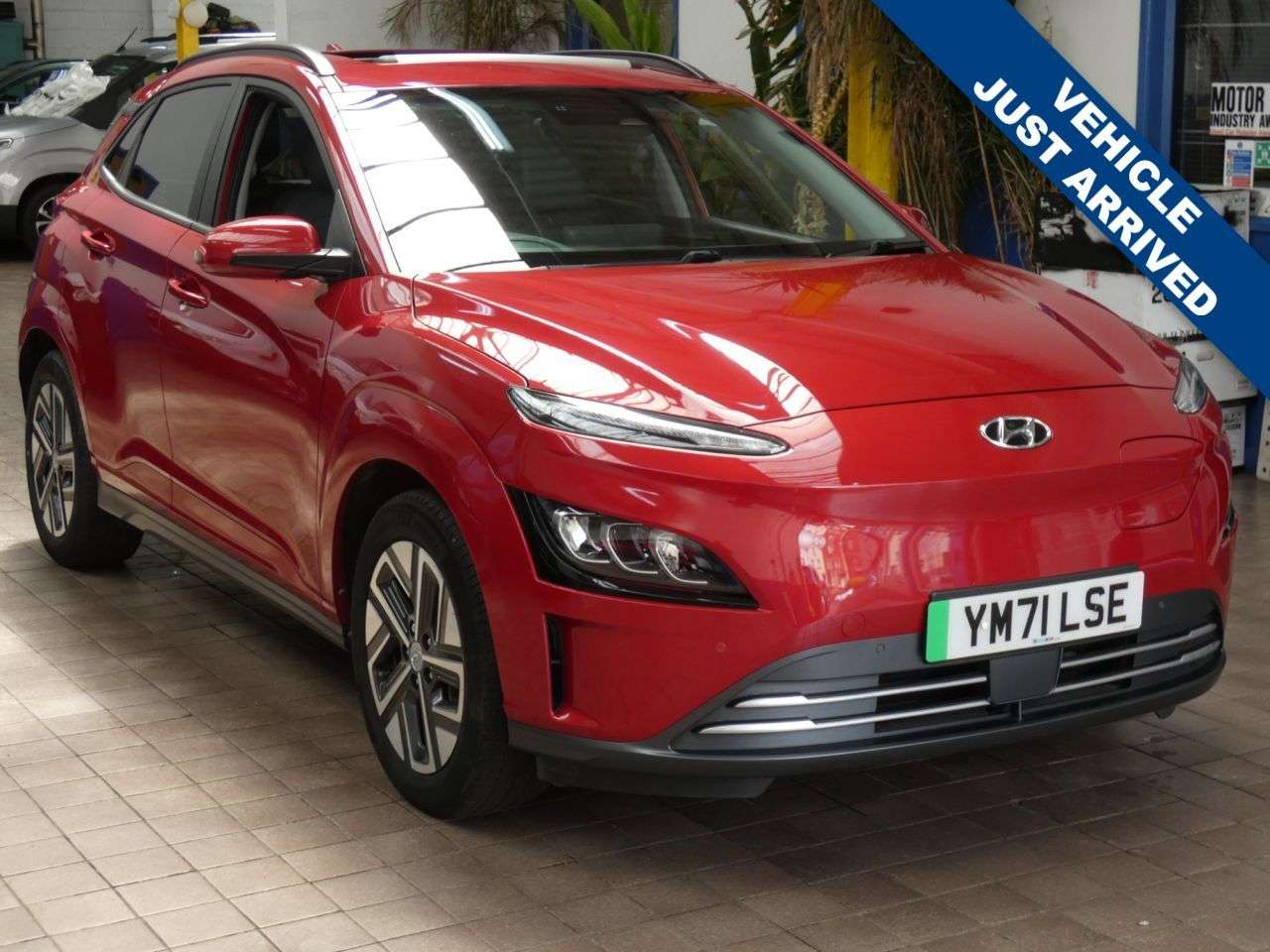 A 2022 HYUNDAI KONA 64kWh Ultimate SUV 5dr Electric Auto (10.5kW Charger) (204 ps) 1 OWNER EXCE A 2022 HYUNDAI KONA 64kWh Ultimate SUV 5dr Electric Auto (10.5kW Charger) (204 ps) 1 OWNER EXCE