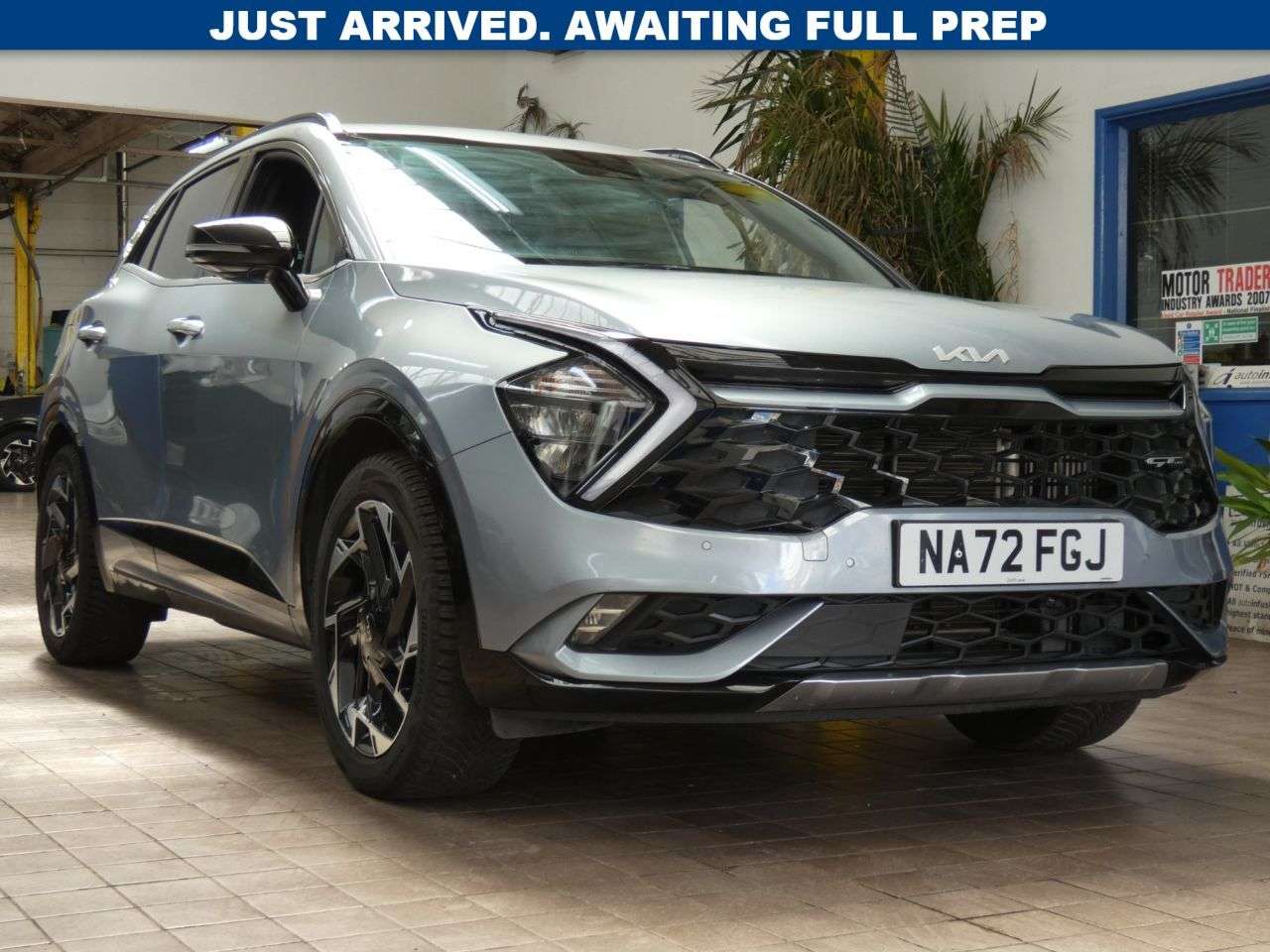 A 2022 KIA SPORTAGE 1.6 T-GDi 13.8kWh GT-Line SUV 5dr Petrol Plug-in Hybrid Auto AWD Euro 6 (s/ A 2022 KIA SPORTAGE 1.6 T-GDi 13.8kWh GT-Line SUV 5dr Petrol Plug-in Hybrid Auto AWD Euro 6 (s/