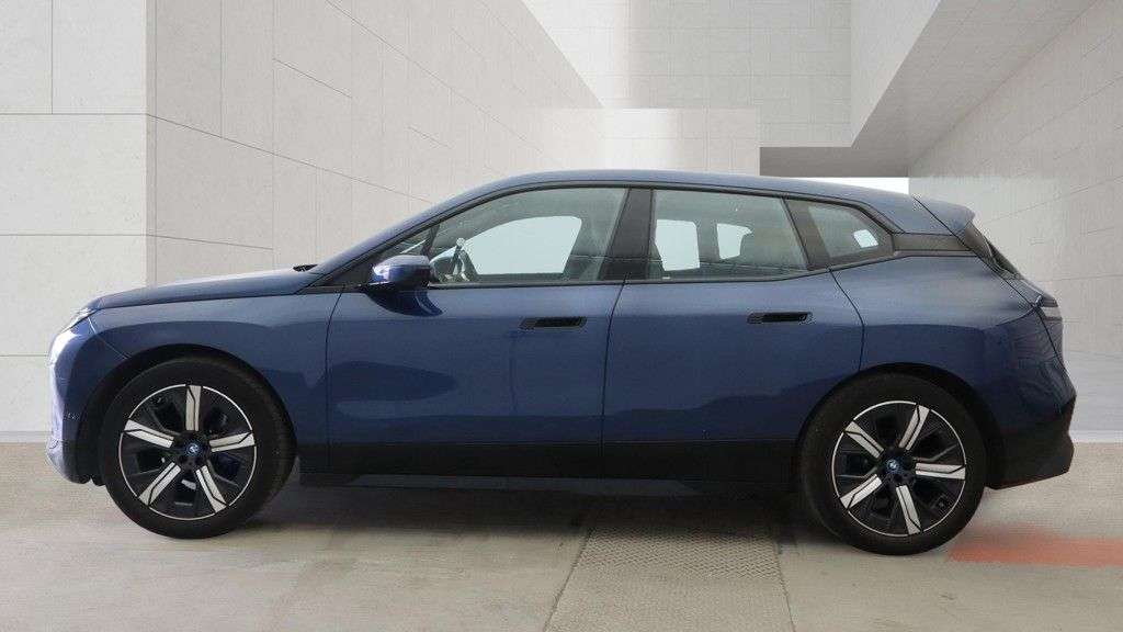 2023 BMW IX 2023 BMW IX