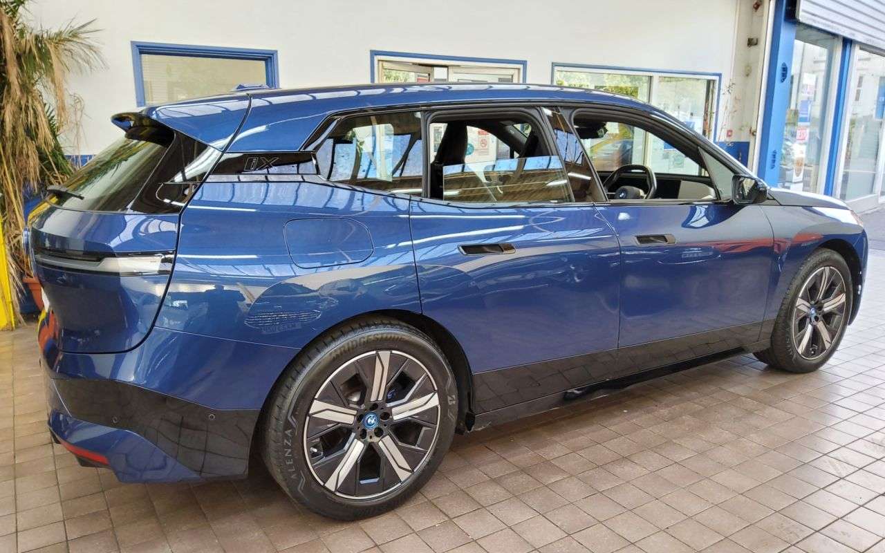 2023 BMW IX 2023 BMW IX
